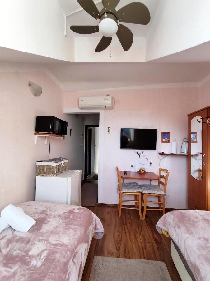 House Ina Ston Hotel Exterior photo